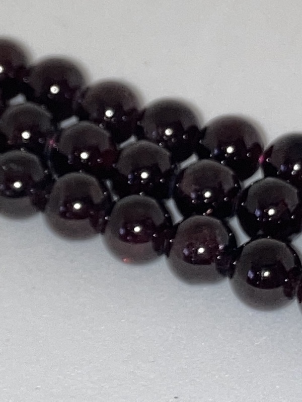 Garnet beads